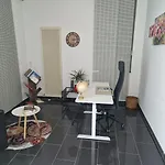 Zentrales City-Apartment Mit Garage Und Arbeitsplatz Geeignet Fuer Business Und Familie