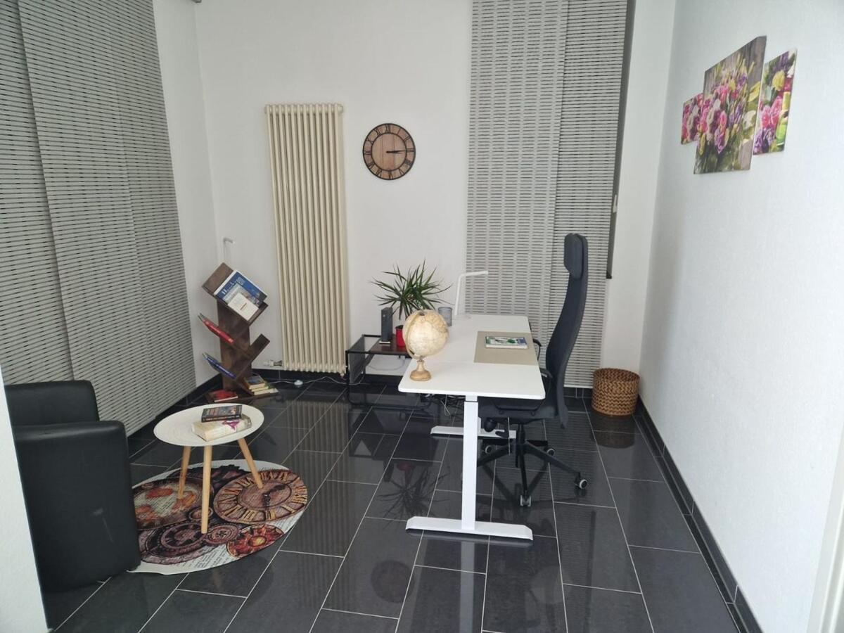 Zentrales City-apartment Mit Garage Und Arbeitsplatz Geeignet Fuer Business Und Familie *