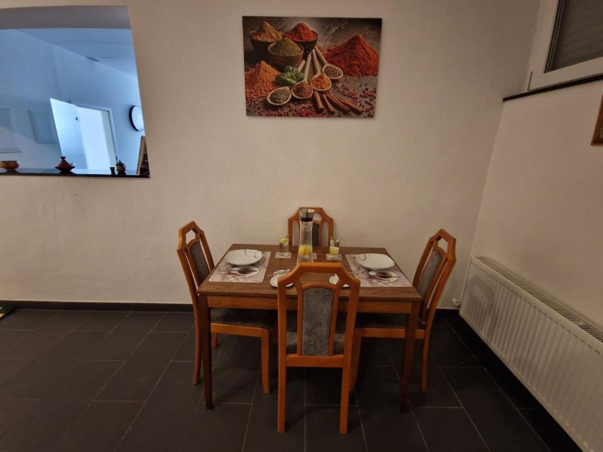 Zentrales City-apartment Mit Garage Und Arbeitsplatz Geeignet Fuer Business Und Familie
