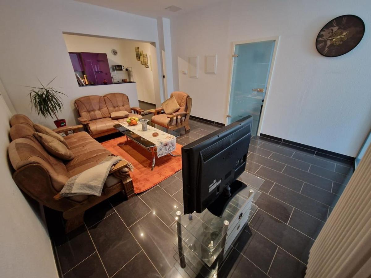 Zentrales City-apartment Mit Garage Und Arbeitsplatz Geeignet Fuer Business Und Familie * Duisburg
