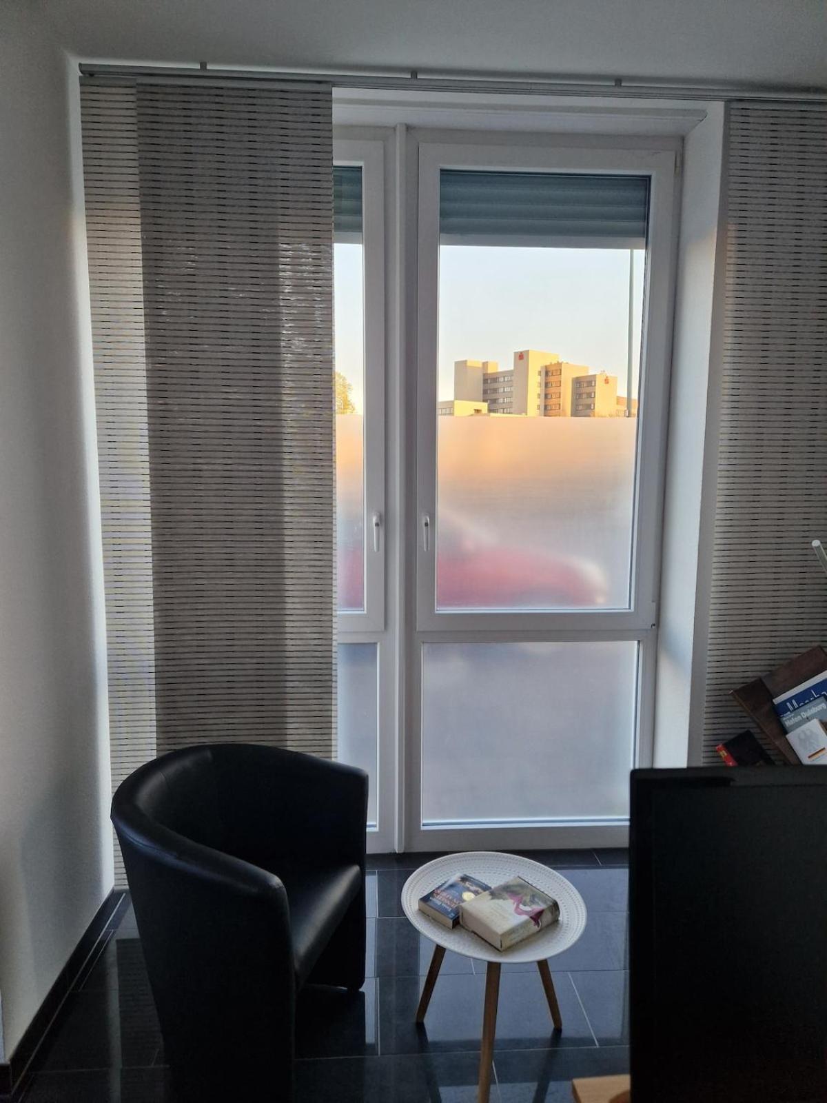 Zentrales City-apartment Mit Garage Und Arbeitsplatz Geeignet Fuer Business Und Familie * Duisburg