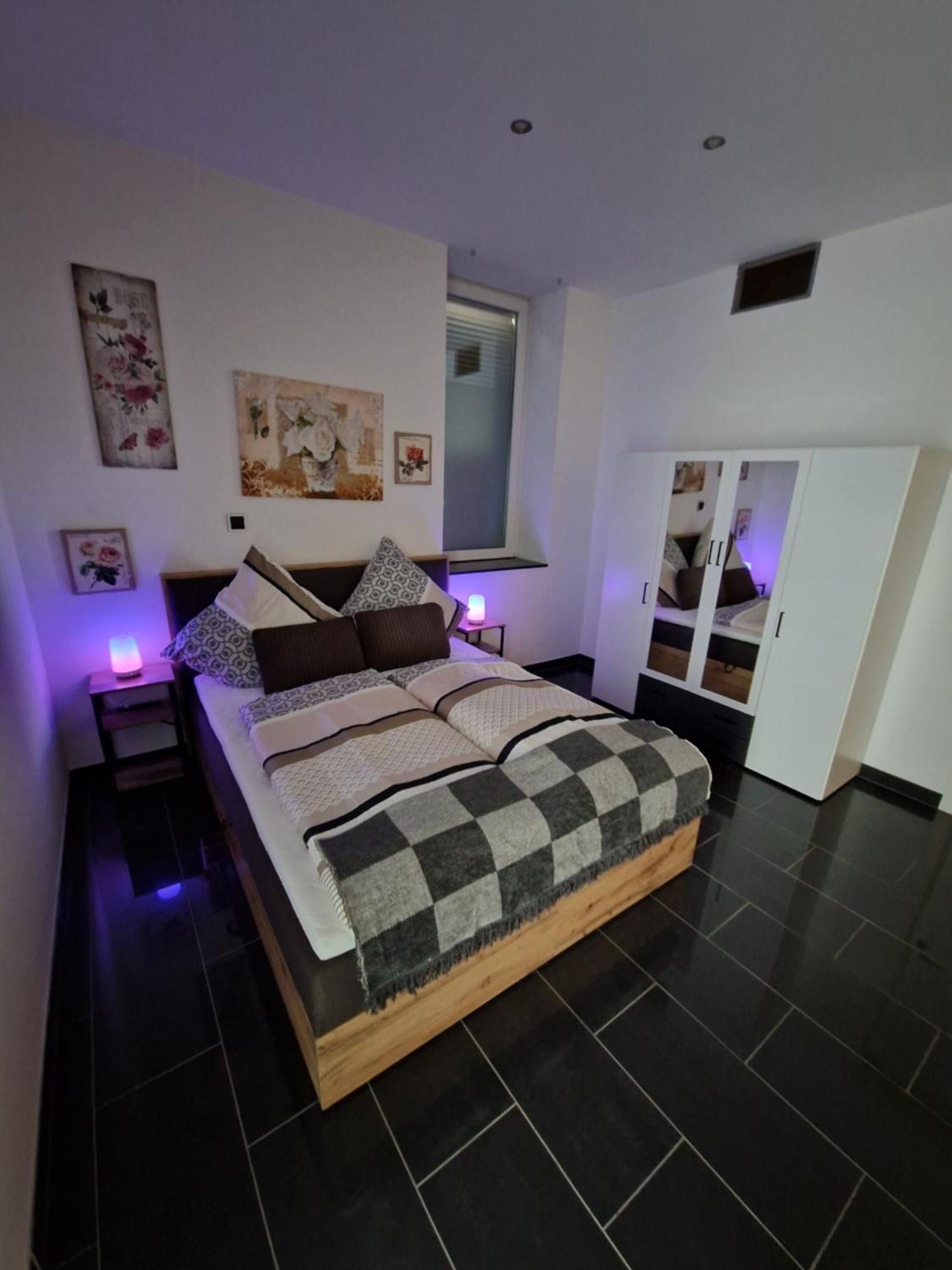 Zentrales City-apartment Mit Garage Und Arbeitsplatz Geeignet Fuer Business Und Familie Apartment *